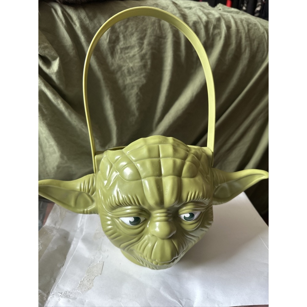 STAR WARS Yoda Trick or Treat Plastic Bucket Halloween